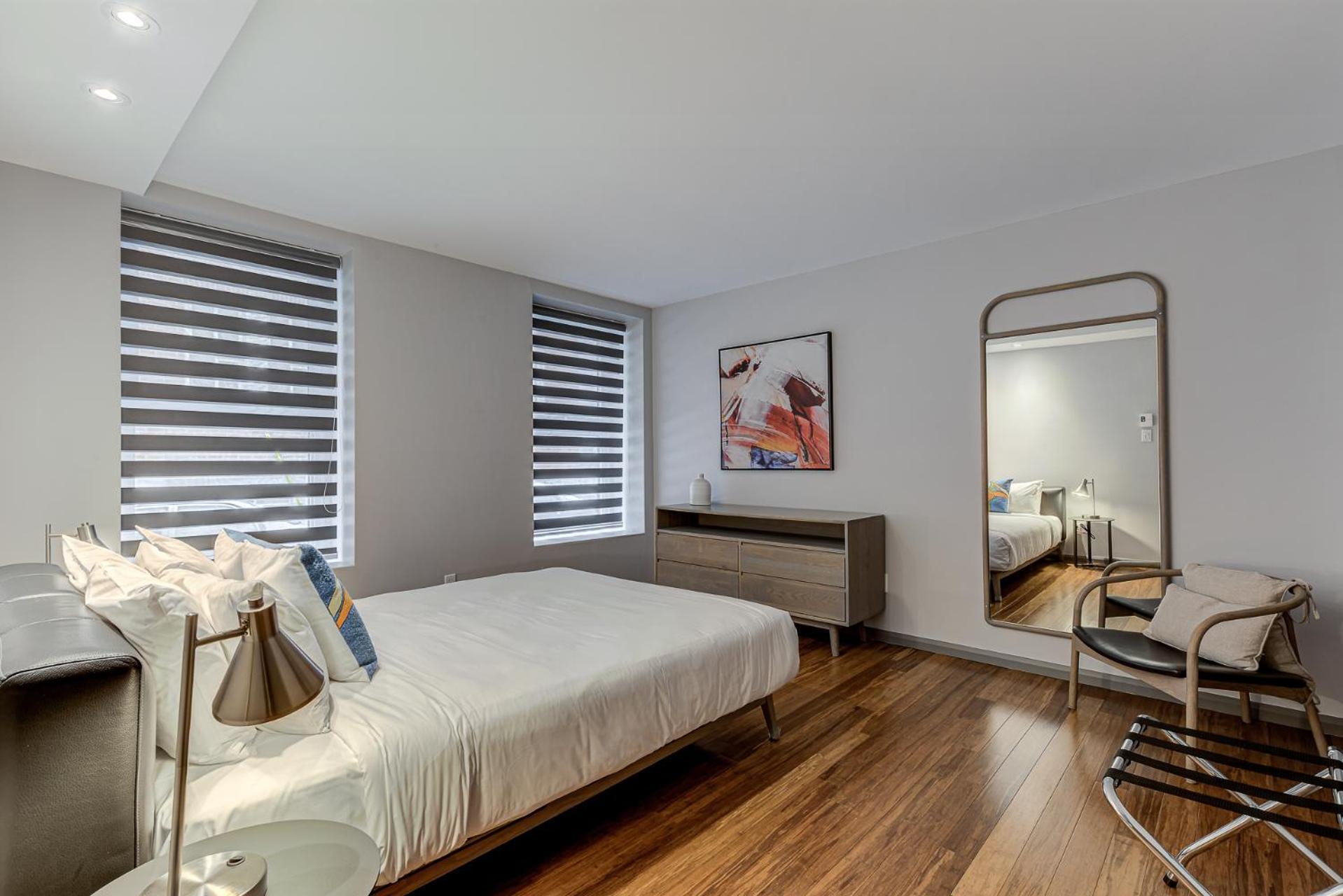77 St-Vallier Quebec City Room photo