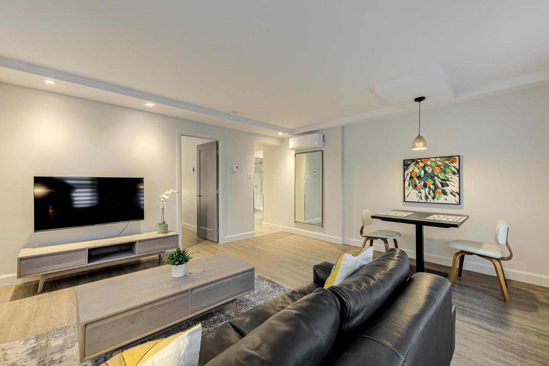 77 St-Vallier Quebec City Room photo