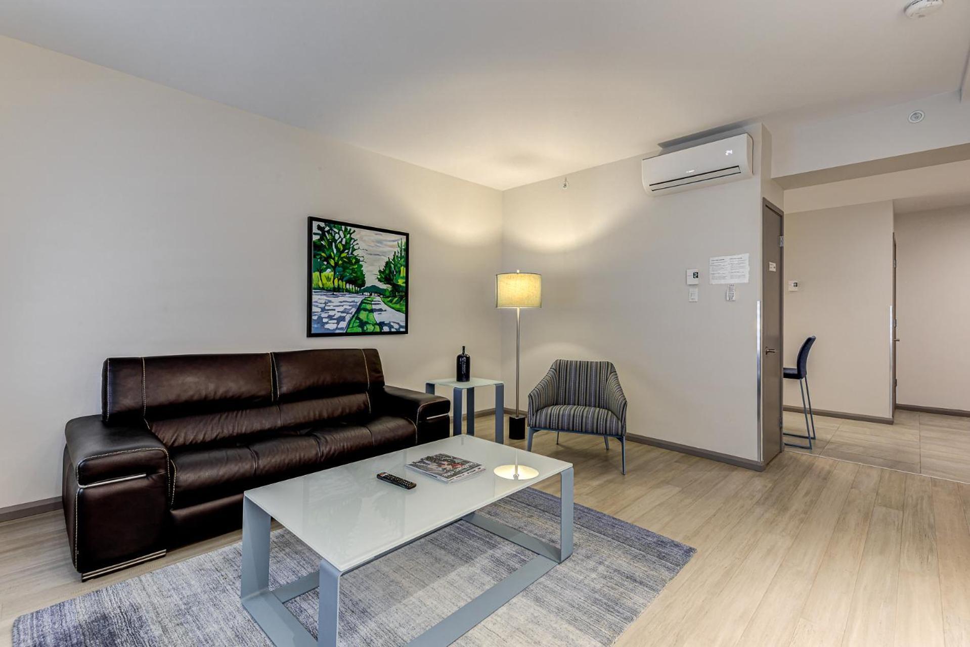 77 St-Vallier Quebec City Room photo